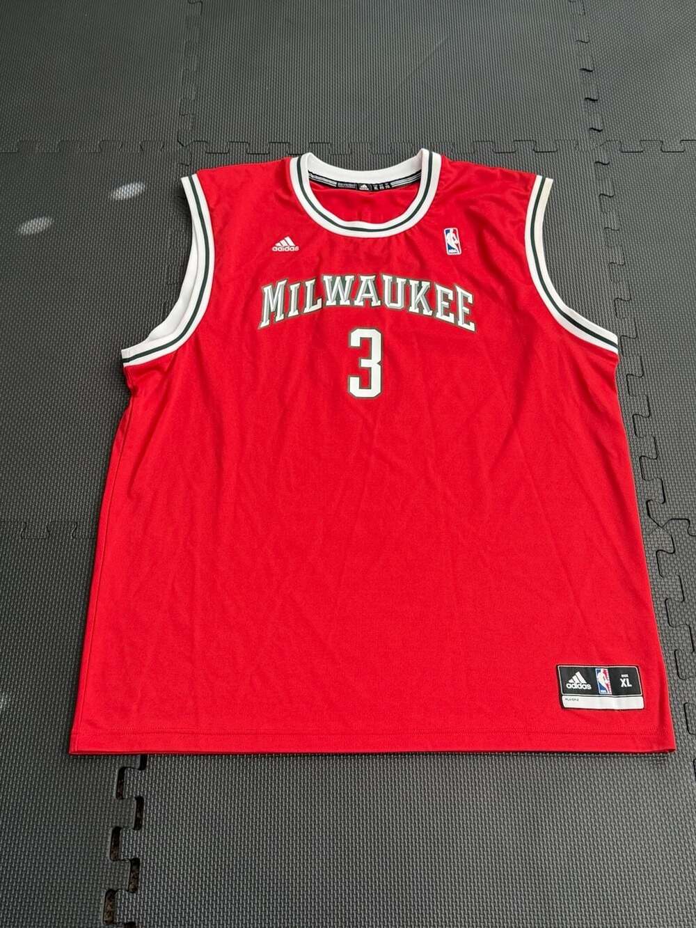 Adidas Milwaukee Bucks Brandon Jennings Red Replica Jersey Youth Size XL (14-16)